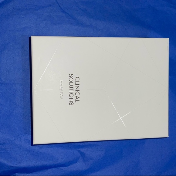 🌟😍🔥 MARY KAY CLINICAL SOLUTIONS RETINOL 0.5 SET - Picture 4 of 5